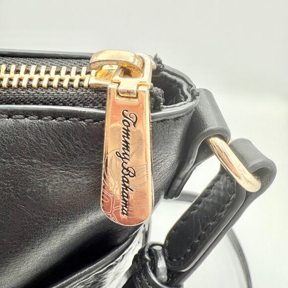Tommy Bahama Black Leather Crossbody Bag Gold Zip Early 2000s Adjustable Strap - Picture 16 of 16